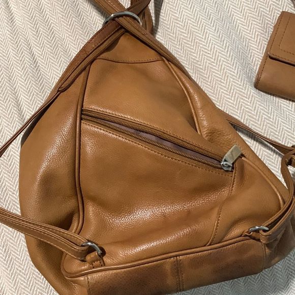 Vintage Fossil Handbag/ Backpack with Matching Wallet - Picture 2 of 16